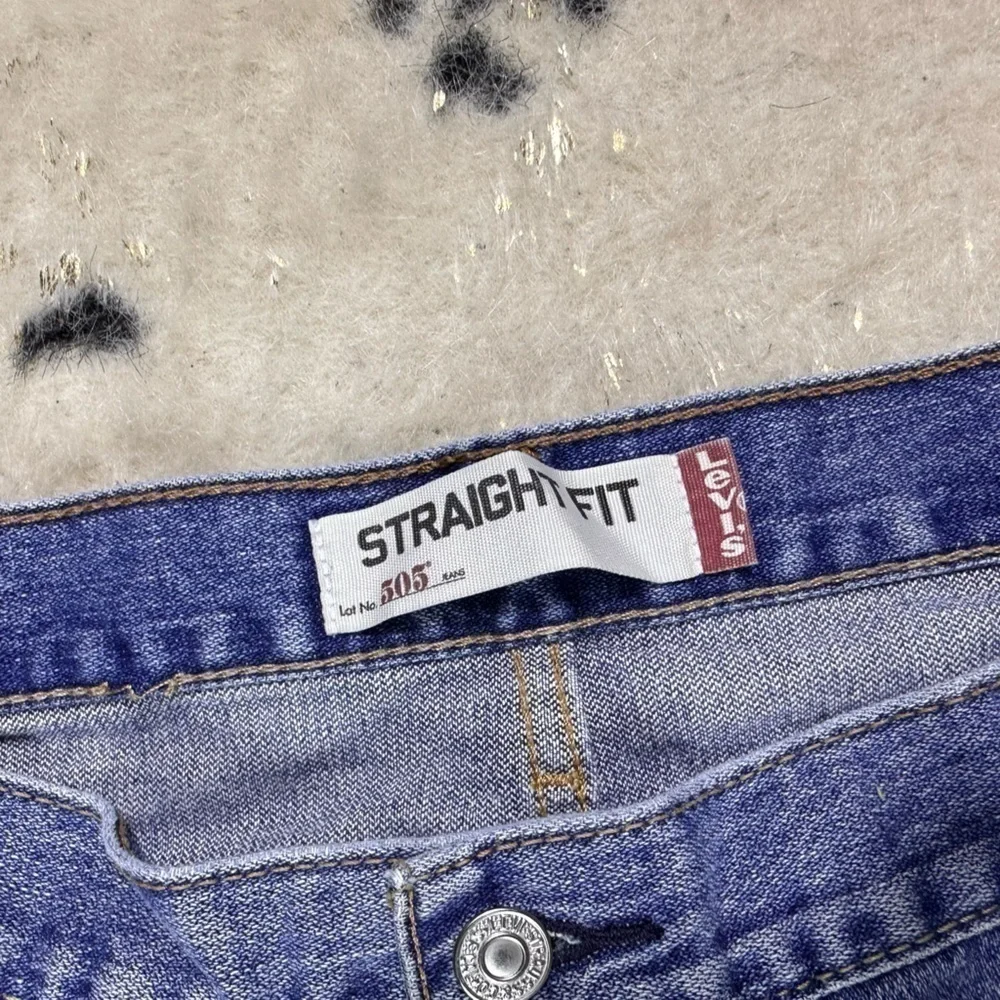 Levi’s Men’s 505 Medium Wash Straight Leg Denim Work Jeans Size 44
